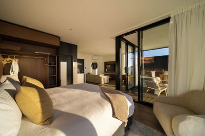 Mecure-KangarooIslandLodge_Villas-bedroomview-DEC25-005